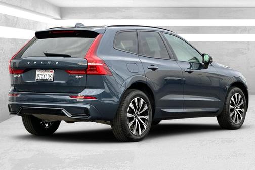 2025 Volvo XC60 B5 Core