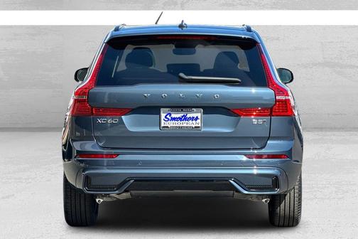 2025 Volvo XC60 B5 Core