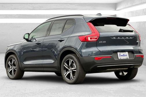2026 Volvo XC40 B5 Core