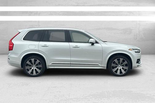 2025 Volvo XC90 B6 Plus 7-Seater