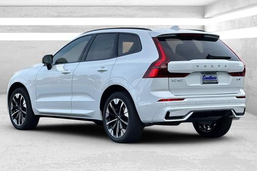 2026 Volvo XC60 B5 Plus
