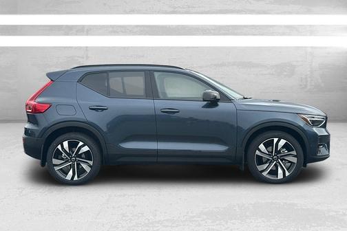 2026 Volvo XC40 B5 Ultra