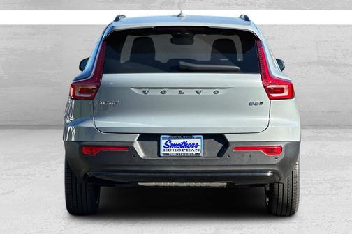 2026 Volvo XC40 Ultra, B5 AWD Gas (mild hybrid), Dark