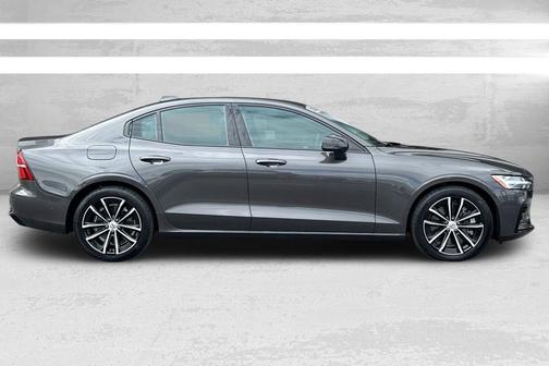 2024 Volvo S60 Recharge Plug-In Hybrid T8 Plus Dark Theme