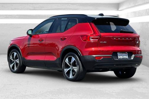 Fusion Red Metallic 2021 Volvo XC40 Recharge Pure Electric P8