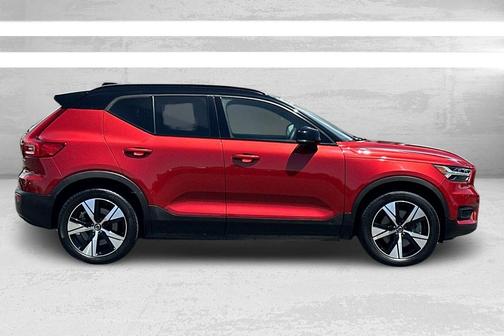 Fusion Red Metallic 2021 Volvo XC40 Recharge Pure Electric P8