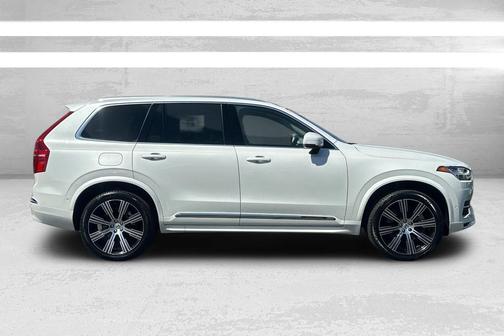 2024 Volvo XC90 Recharge Plug-In Hybrid T8 Plus Bright Theme 7-Seater