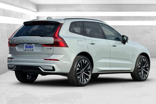 2026 Volvo XC60 B5 Ultra