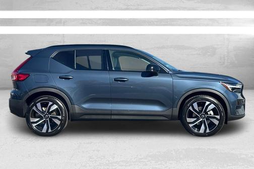 2026 Volvo XC40 B5 Ultra