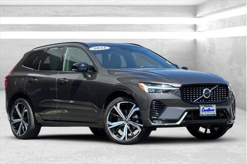 2022 Volvo XC60 B5 R-Design