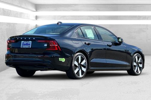 2024 Volvo S60 Recharge Plug-In Hybrid T8 Ultimate Dark Theme