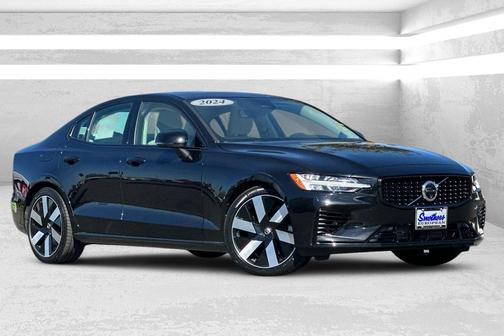 2024 Volvo S60 Recharge Plug-In Hybrid T8 Ultimate Dark Theme