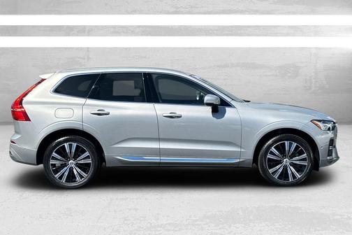 2023 Volvo XC60 B5 Ultimate Bright Theme