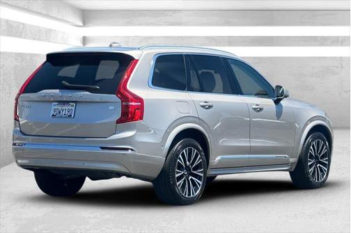 2023 Volvo XC90 Recharge Plug-In Hybrid T8 Plus 6-Seater