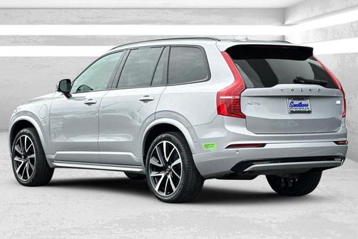 2023 Volvo XC90 Recharge Plug-In Hybrid T8 Ultimate Dark Theme 7-Seater