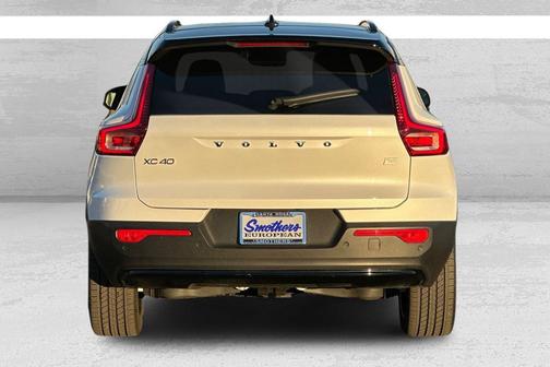 2023 Volvo XC40 Recharge Pure Electric Twin Plus