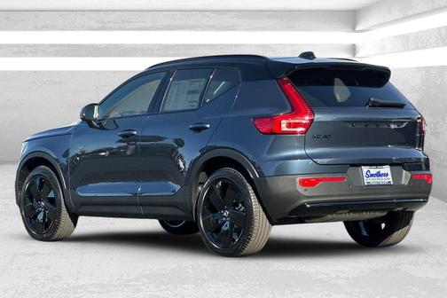 2026 Volvo XC40 B5 Ultra Black Edition