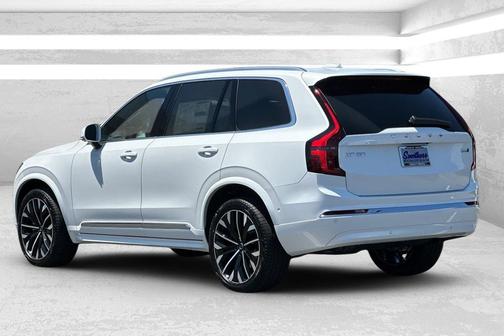 Crystal White 2026 Volvo XC90 B6 Plus 7-Seater