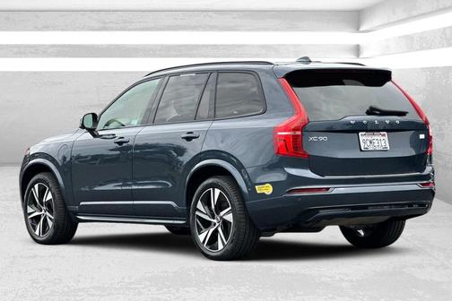 2022 Volvo XC90 Recharge Plug-In Hybrid T8 R-Design 7 Passenger