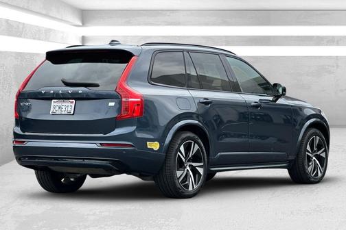 2022 Volvo XC90 Recharge Plug-In Hybrid T8 R-Design 7 Passenger