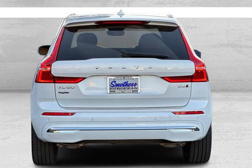 2023 Volvo XC60 B5 Ultimate Bright Theme