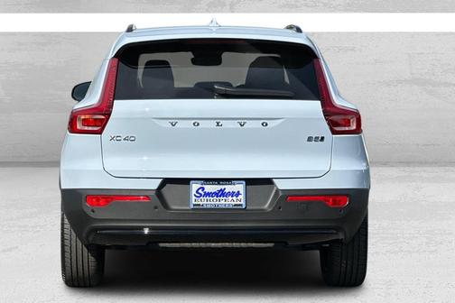 2026 Volvo XC40 B5 Plus