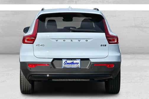 2026 Volvo XC40 B5 Plus