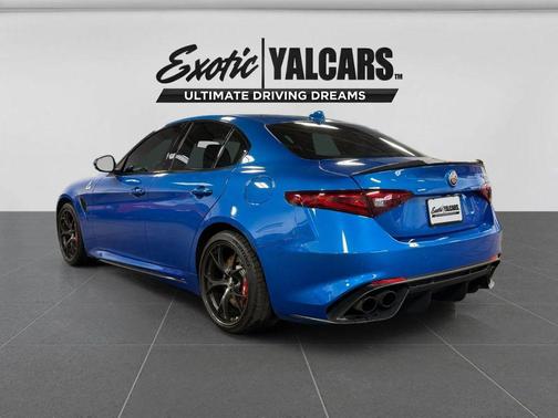 Misano Blue Metallic 2018 Alfa Romeo Giulia Quadrifoglio