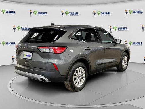 Carbonized Gray Metallic 2022 Ford Escape SE