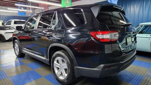 2023 Honda Pilot 2WD LX