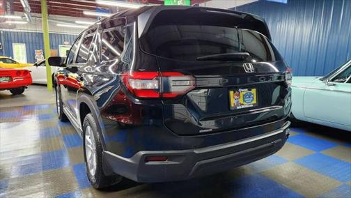 2023 Honda Pilot 2WD LX