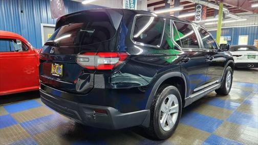 2023 Honda Pilot 2WD LX