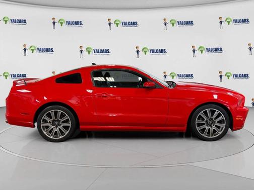 2014 Ford Mustang V6