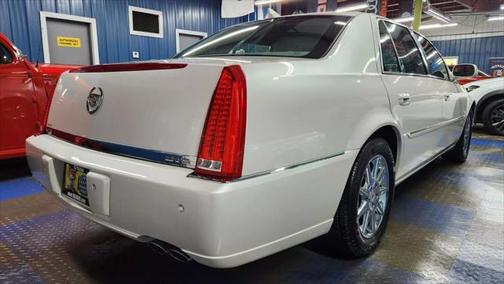 2011 Cadillac DTS Luxury Collection