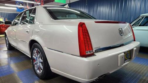 2011 Cadillac DTS Luxury Collection