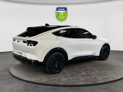 Star White Metallic Tri-Coat 2024 Ford Mustang Mach-E Select