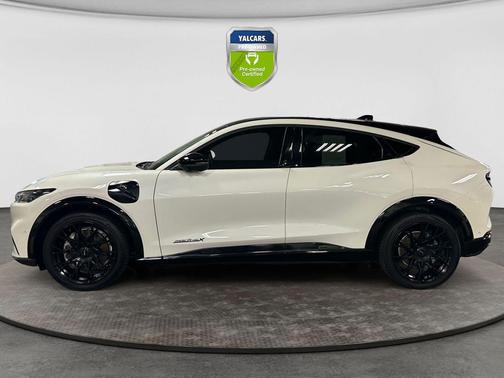 Star White Metallic Tri-Coat 2024 Ford Mustang Mach-E Select