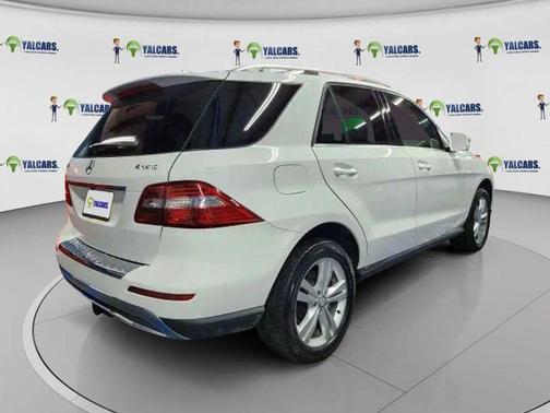 Off white 2015 Mercedes-Benz M-Class 4MATIC