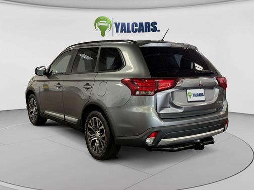 Mercury Gray Metallic 2016 Mitsubishi Outlander SEL