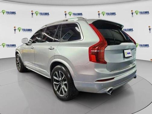 2018 Volvo XC90 T5 Momentum