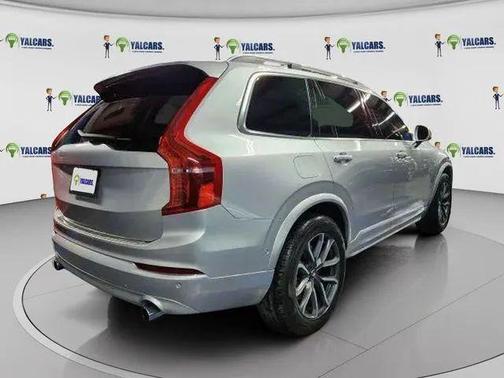 Bright Silver Metallic 2018 Volvo XC90 T5 Momentum