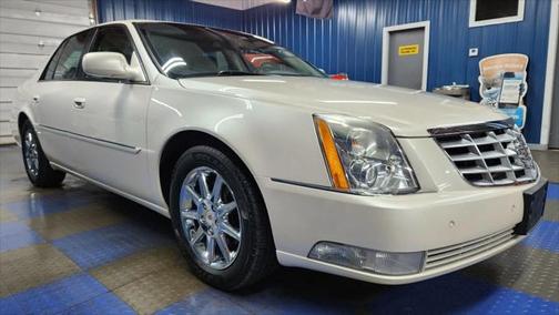 2011 Cadillac DTS Luxury Collection
