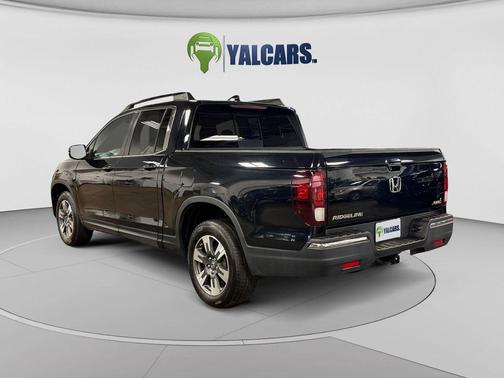 Crystal Black Pearl 2019 Honda Ridgeline RTL