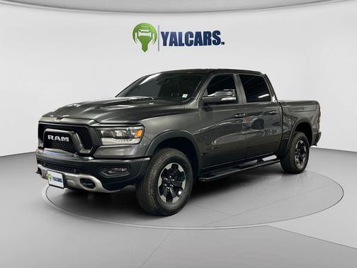 Granite Crystal Metallic Clearcoat 2019 RAM 1500 Rebel