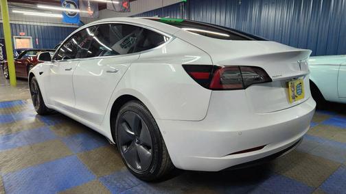 2019 Tesla Model 3 Standard Range Plus