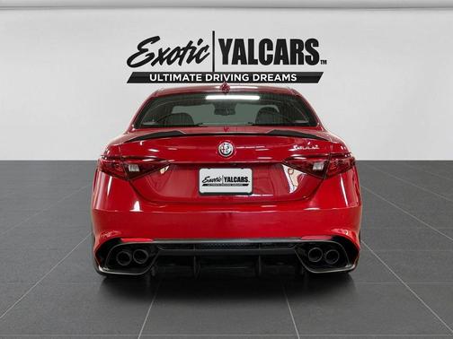 Alfa Rosso 2018 Alfa Romeo Giulia Quadrifoglio