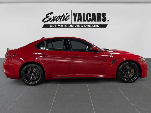 Alfa Rosso 2018 Alfa Romeo Giulia Quadrifoglio
