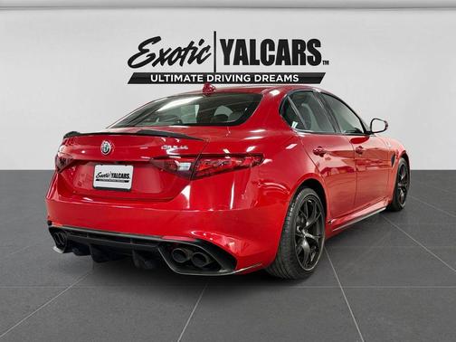 Alfa Rosso 2018 Alfa Romeo Giulia Quadrifoglio