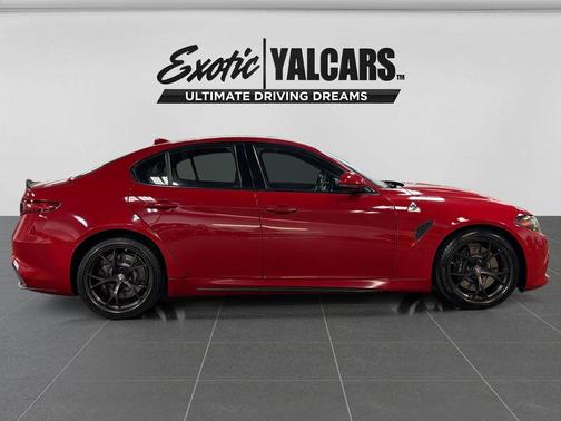 Alfa Rosso 2018 Alfa Romeo Giulia Quadrifoglio