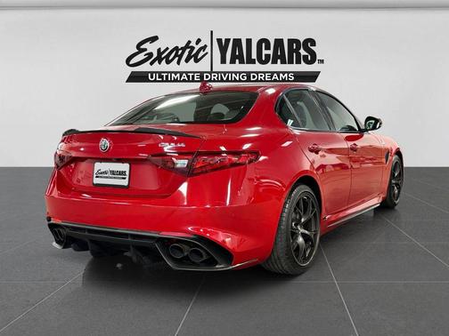 Alfa Rosso 2018 Alfa Romeo Giulia Quadrifoglio